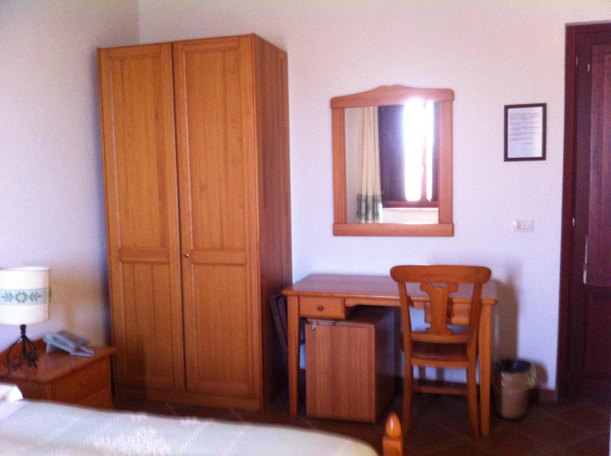 Hotel Su Nuraxi Barumini Room photo