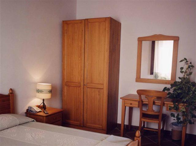Hotel Su Nuraxi Barumini Room photo