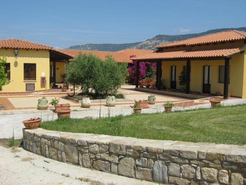 Hotel Su Nuraxi Barumini Exterior photo